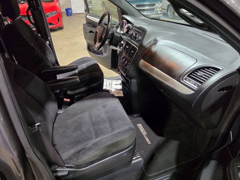 Used 2015 Dodge Grand Caravan SE w/ Quick Order Package 29E SE FWD image 31