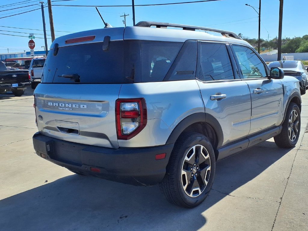 Used 2023 Ford Bronco Sport Outer Banks w/ Tech Package AWD/4WD image 8