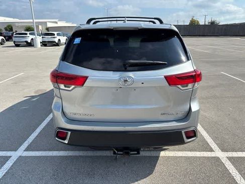 Used 2019 Toyota Highlander Limited Platinum AWD/4WD image 4
