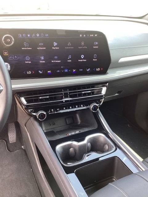 Used 2025 Chevrolet Traverse LT AWD/4WD image 14