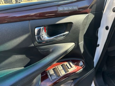 Used 2015 Lexus LX 570 4WD w/ Luxury Package image 26