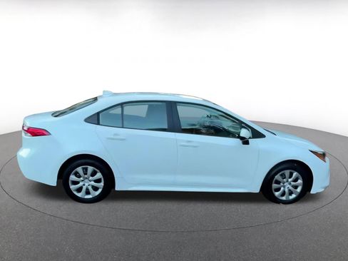 Used 2025 Toyota Corolla LE image 16