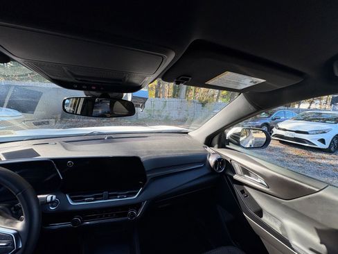 Used 2025 Chevrolet Equinox LT image 31