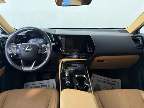Used 2025 Lexus NX 250 FWD w/ Towing Package (2000 Lbs) image 27