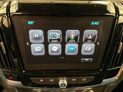 Used 2018 Chevrolet Traverse LT FWD image 12