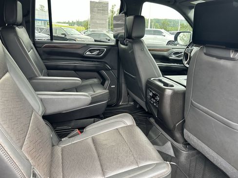 Used 2021 Chevrolet Suburban High Country AWD/4WD image 17