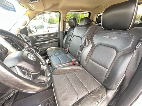 Used 2019 RAM 1500 Laramie AWD/4WD image 35
