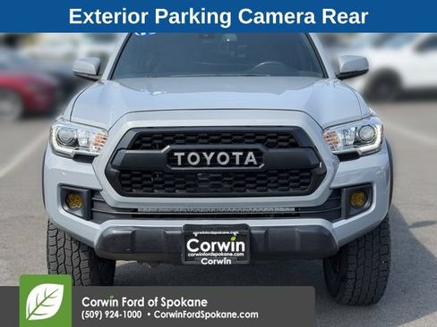 Used 2019 Toyota Tacoma TRD Off-Road w/ Technology Package AWD/4WD image 7