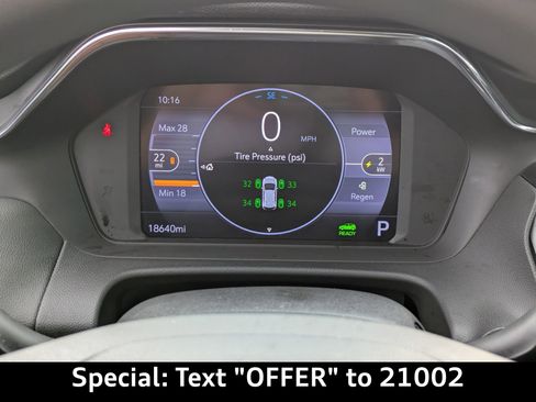 Used 2023 Chevrolet Bolt EUV LT image 32