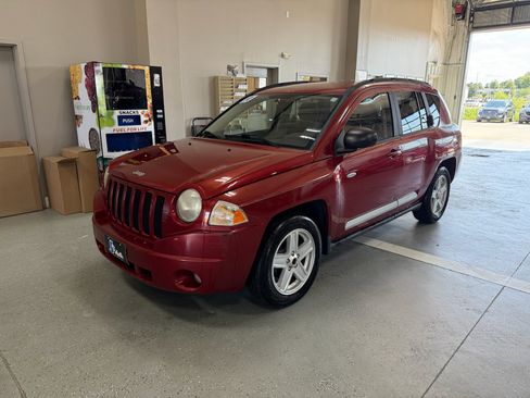 Used 2010 Jeep Compass Sport FWD image 2