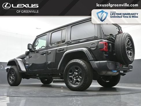 Used 2024 Jeep Wrangler Unlimited Sahara w/ Technology Group AWD/4WD image 37