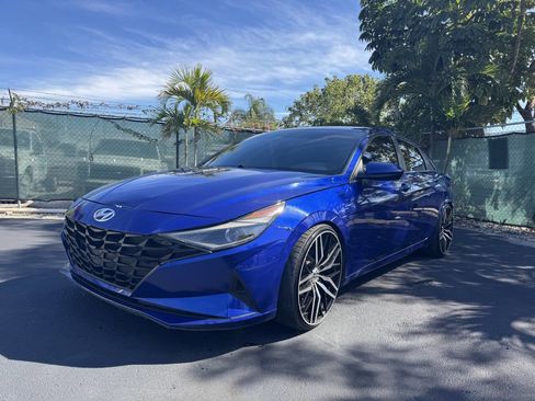 Used 2022 Hyundai Elantra SEL image 3