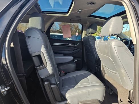 Used 2020 Buick Enclave Essence image 31