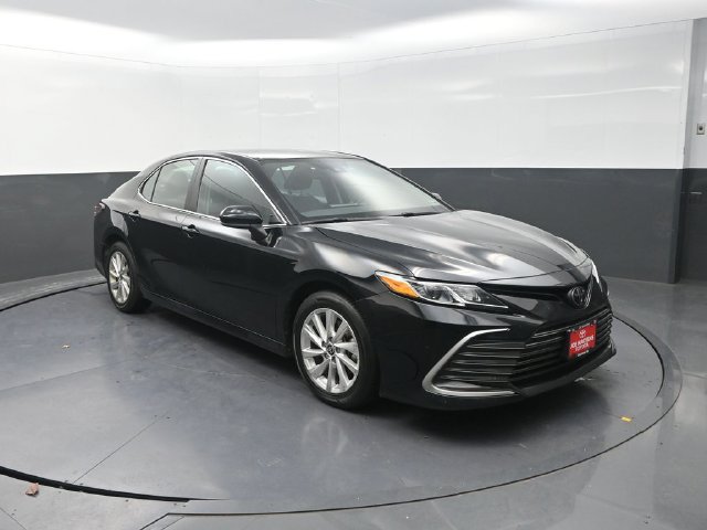 Used 2023 Toyota Camry LE AWD/4WD image 10