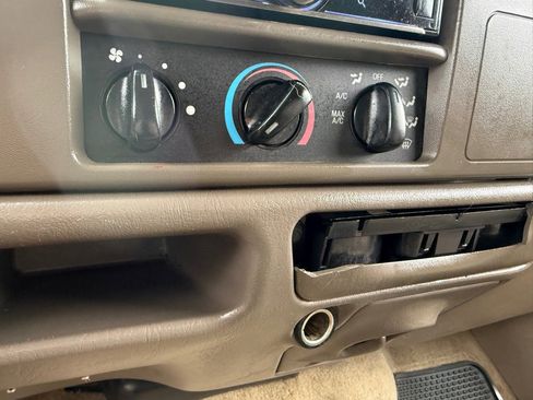 Used 2002 Ford F250 2WD Crew Cab Super Duty image 30