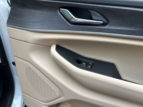 New 2025 Jeep Grand Cherokee Limited image 47