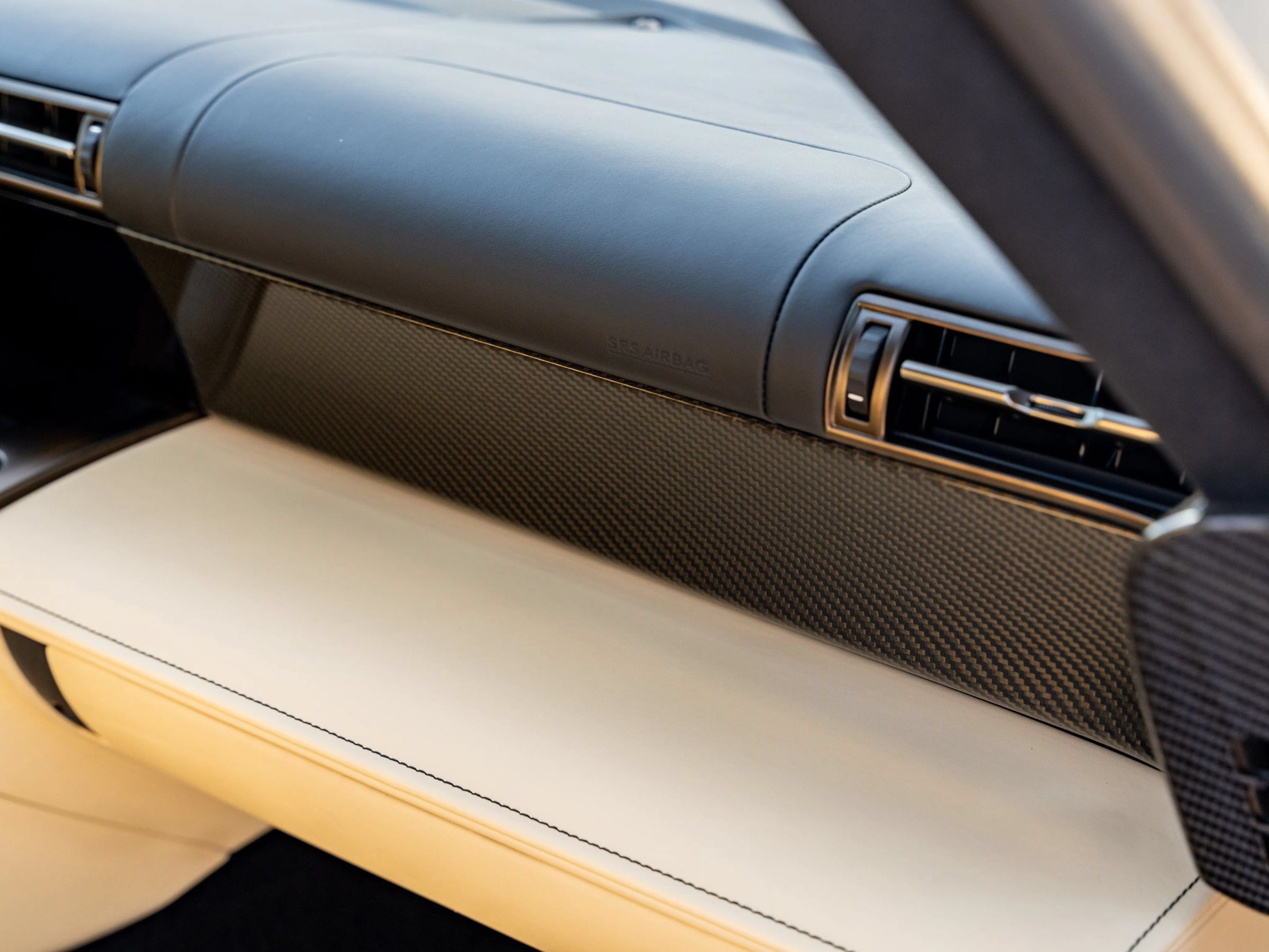 Used 2012 Lexus LFA RWD image 18