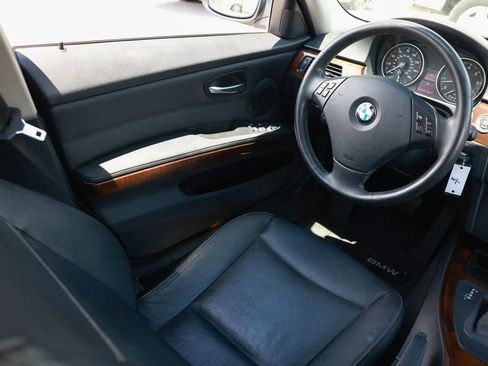 Used 2011 BMW 328i xDrive Sedan AWD/4WD image 12