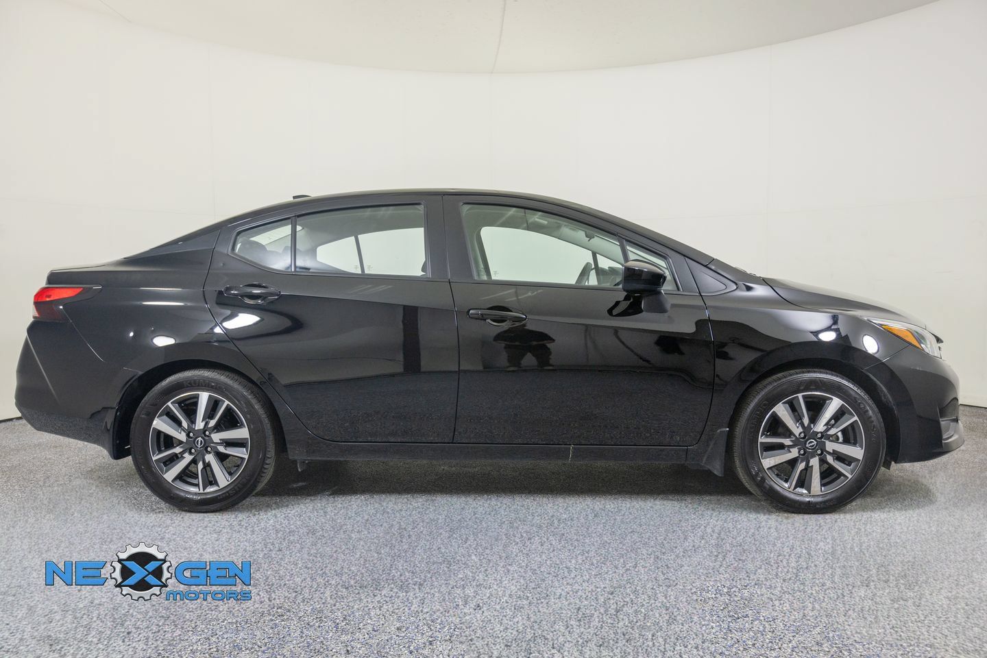 Used 2025 Nissan Versa SV w/ Trunk Package FWD image 35