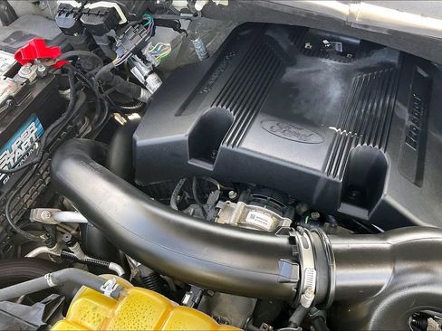 Used 2019 Ford F150 Lariat w/ Equipment Group 501A Mid AWD/4WD image 32