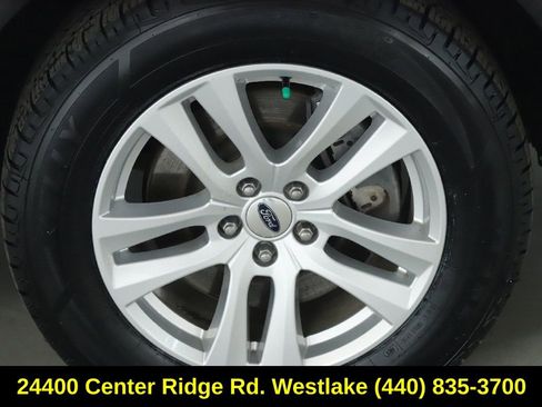 Used 2018 Ford Explorer XLT image 10