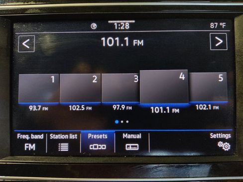 Used 2021 Volkswagen Jetta SE FWD image 25