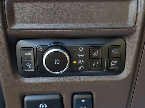 Used 2025 Ford F150 King Ranch w/ FX4 Off-Road Package image 38