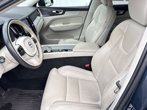 Certified 2023 Volvo XC60 B5 Ultimate w/ Climate Package image 5