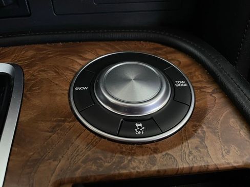 Used 2021 Nissan Armada SL w/ Captain's Chairs Package image 46