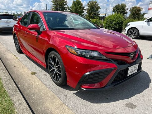 Used 2023 Toyota Camry SE FWD image 2