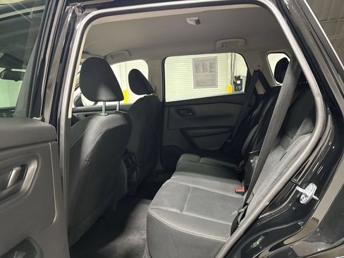 Used 2024 Nissan Rogue S FWD image 22