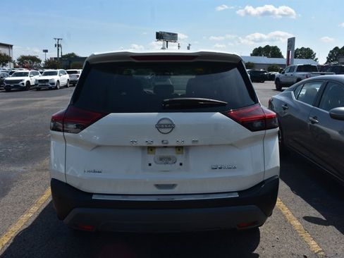 Used 2023 Nissan Rogue SV AWD/4WD image 5