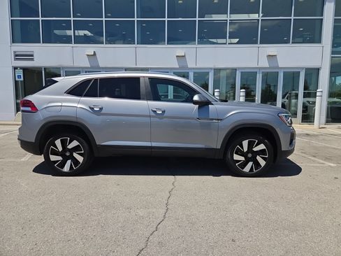 Certified 2026 Volkswagen Atlas Cross Sport SE AWD/4WD image 2