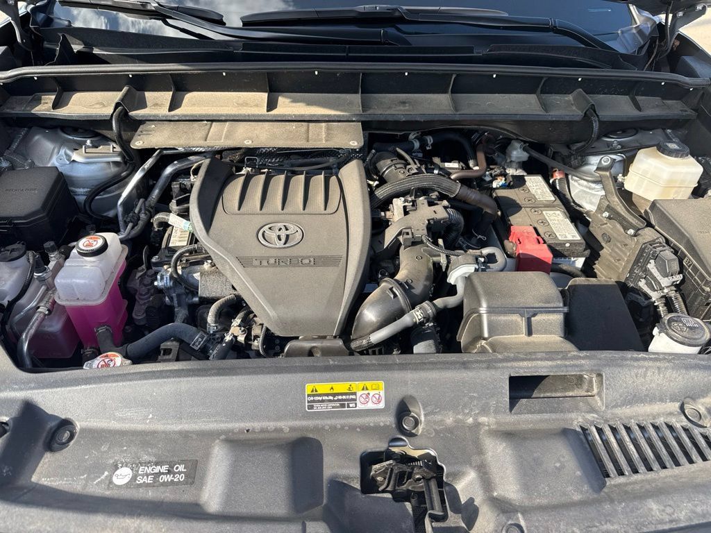 Used 2025 Toyota Highlander XLE AWD/4WD image 26