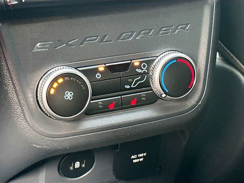 Used 2025 Ford Explorer ST AWD/4WD image 27