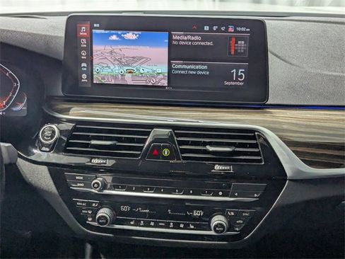 Used 2022 BMW 530i w/ Premium Package image 12