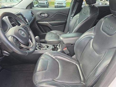 Used 2019 Jeep Cherokee Limited FWD image 16