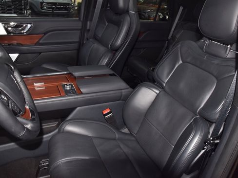 Certified 2024 Lincoln Navigator Reserve image 34