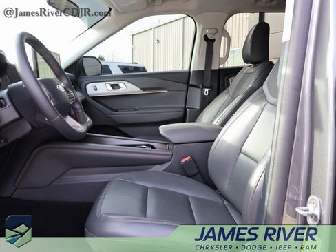Used 2025 Ford Explorer Active w/ Active Comfort Package image 24
