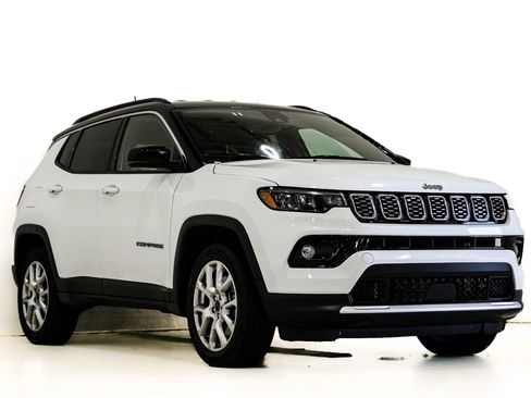 Used 2025 Jeep Compass Limited AWD/4WD image 1