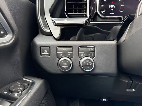 Used 2026 GMC Sierra 1500 SLT AWD/4WD image 26