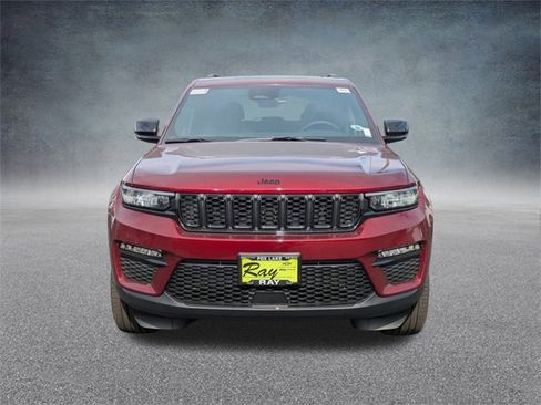 New 2025 Jeep Grand Cherokee Limited w/ Black Appearance Package image 9