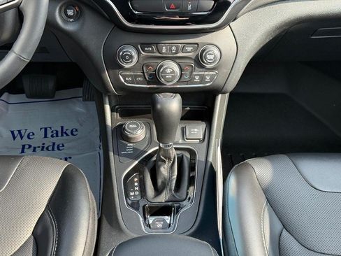 Used 2022 Jeep Cherokee Limited AWD/4WD image 15