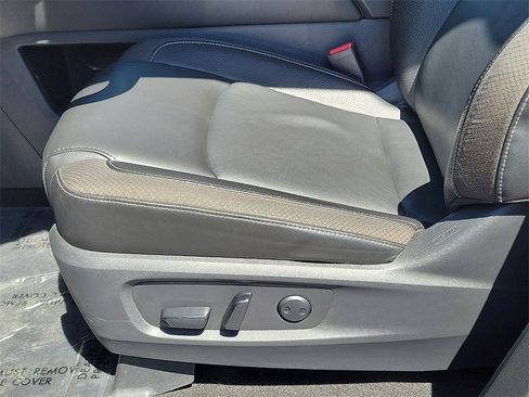 Certified 2023 Nissan Pathfinder SL image 17