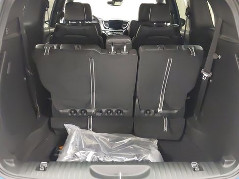 New 2026 Chrysler Pacifica Select image 27