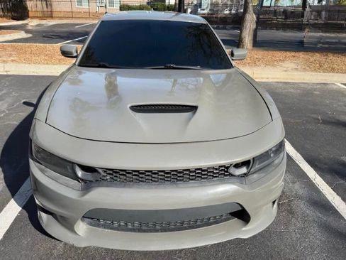 Used 2019 Dodge Charger Scat Pack w/ Navigation & Travel Group RWD image 2