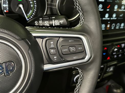 Used 2022 Jeep Wrangler Unlimited Sahara w/ Cold Weather Group image 26