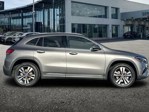 Used 2025 Mercedes-Benz GLA 250 4MATIC image 3