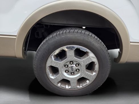 Used 2011 Ford F150 Lariat w/ Lariat Chrome Pkg image 23