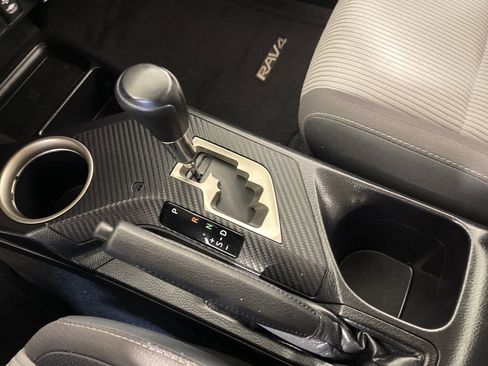 Used 2015 Toyota RAV4 XLE FWD image 22